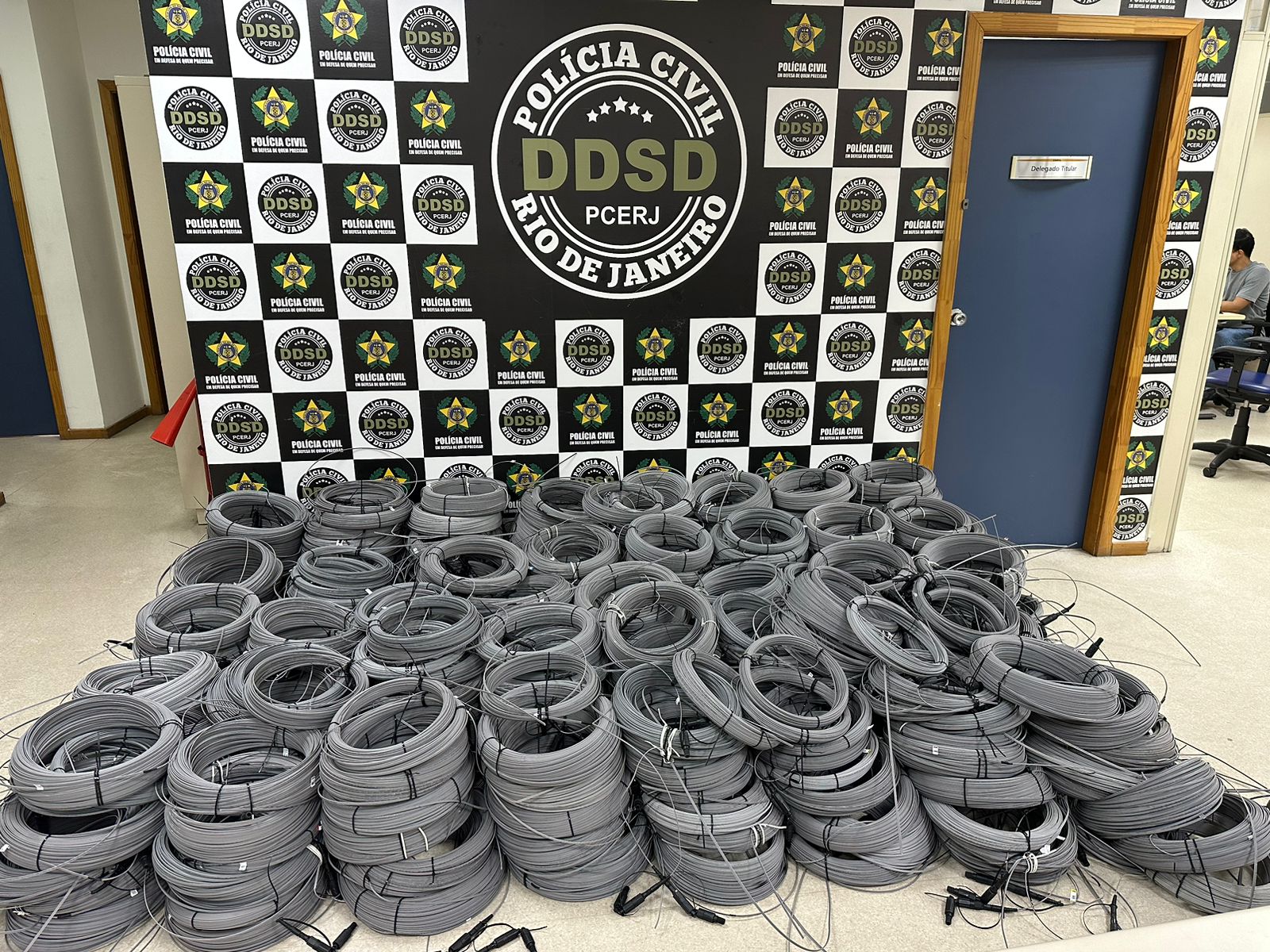 Polícia Civil apreende cabos de fibra ótica avaliados em R$ 200 mil, em Campo Grande